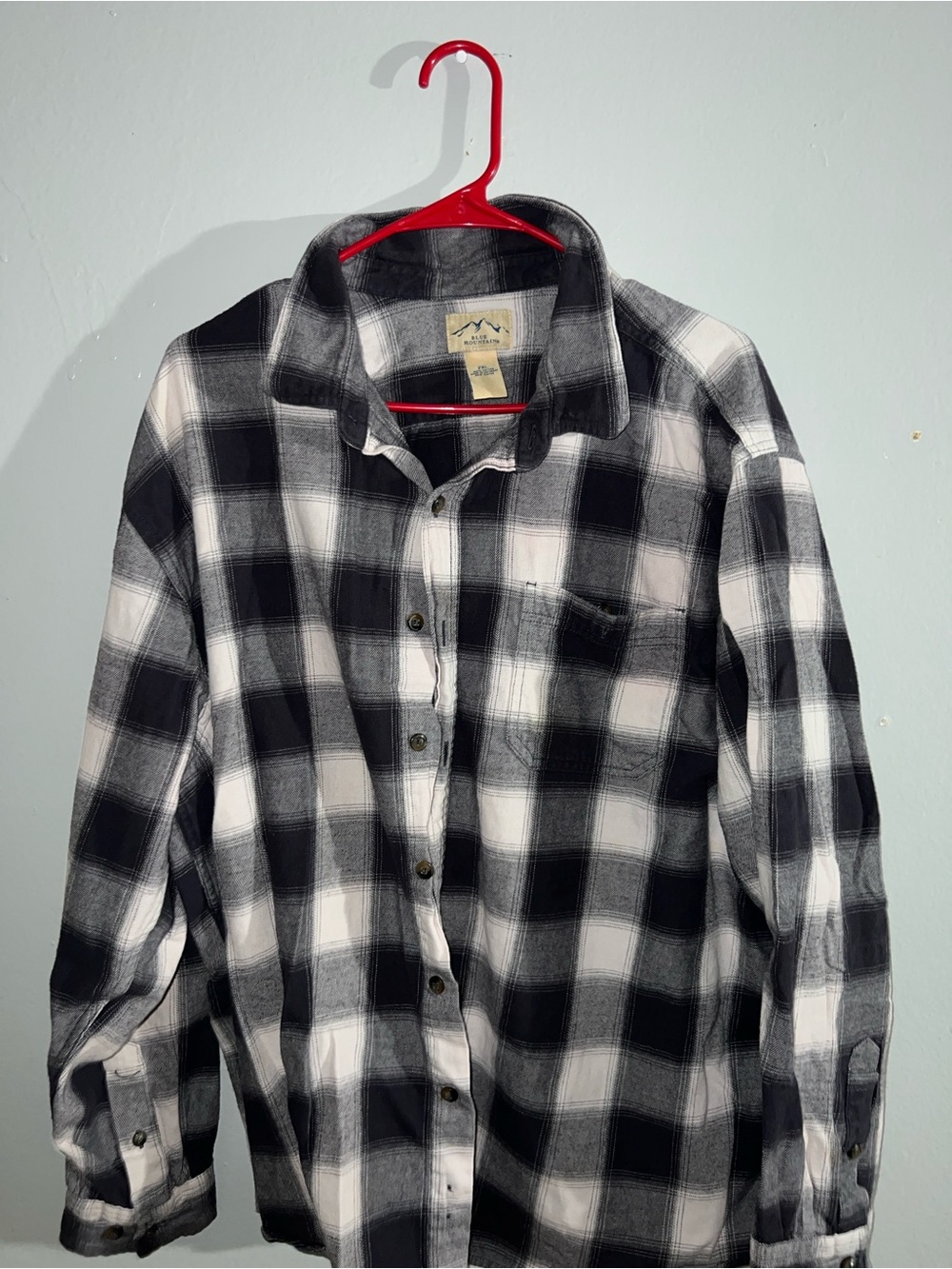 Men's Black & White Plaid Casual Button-Down Shirt